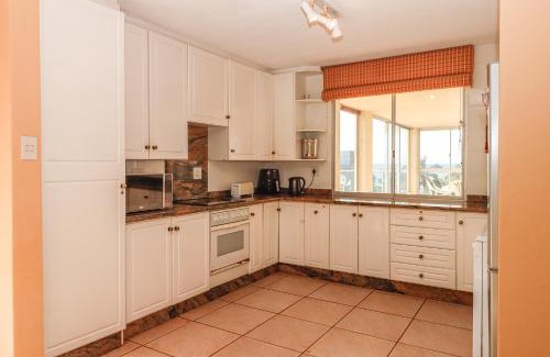 Margate Beach Apartment | Rondevoux 16