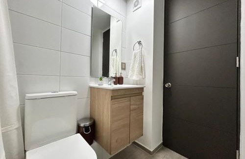 Downtown Santiago Apartment | Rondizzoni, Aire acondicionado, 2 min al Metro, in front of MovistarArena, park view