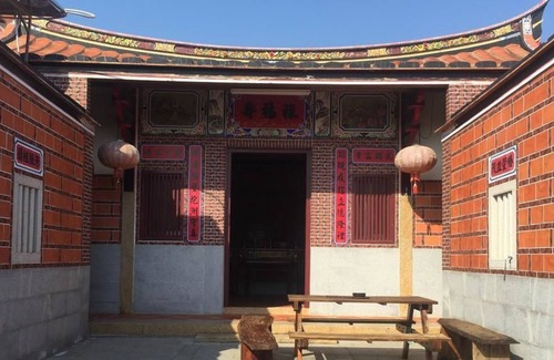 Jinning House | Rong Shu Xia B&B