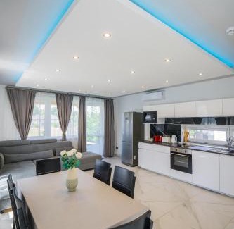 Siofok-Szabadifurdo Apartment | Roni Apartmanok Siófok