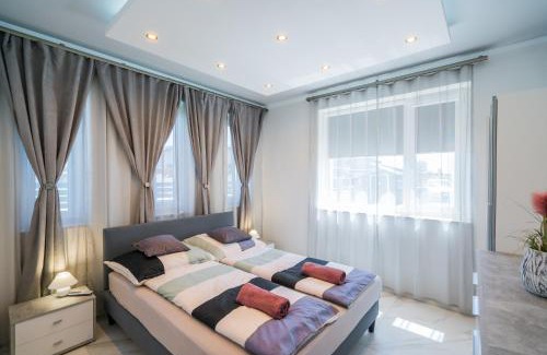 Siofok-Szabadifurdo Apartment | Roni Apartmanok Siófok