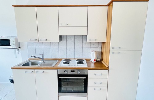 Forges-les-Bains Apartment | Ronsard: Apartment 300 metres from the thermal baths (unlimited parking)