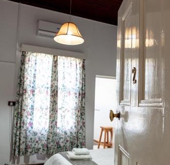 Graaff-Reinet House | Roode Bloem Farm House