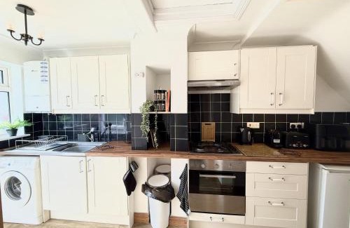 New Forest District Apartment | Roof Garden @ No.60 High Street