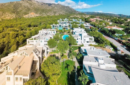Marbella House | Rooftop 4 Beds Villa Sea View, Spa & Private Pool