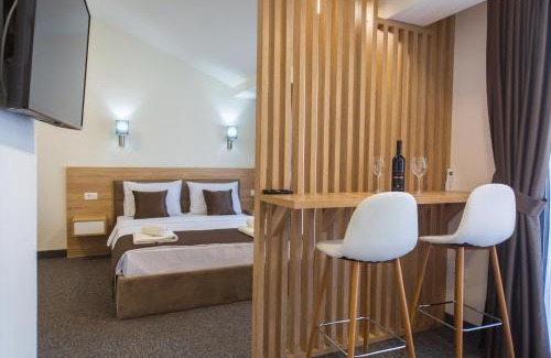 Lazi Hotel | Rooftop Apartments & Rooms