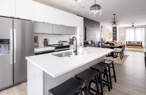 Charlotte House | Rooftop Fire Pit 3BR Near Light Rail & LoSo