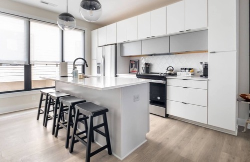 Charlotte House | Rooftop Fire Pit 3BR Near Light Rail & LoSo