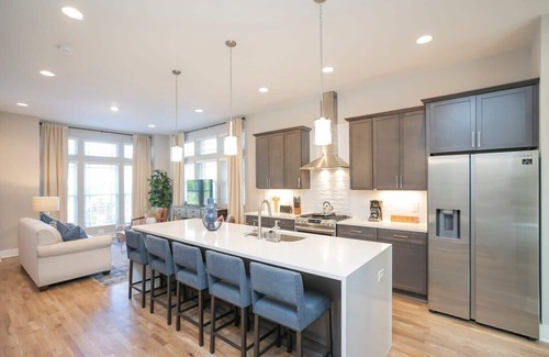 Hadley - Washington House | Rooftop, Grill, Garage, Near Broadway