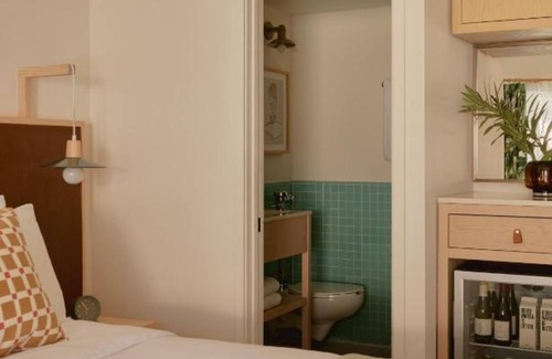 San Jacinto Hotel | Rooftop Lounge, Balcony & 2 Queens | Near Beach, Dining & Pier