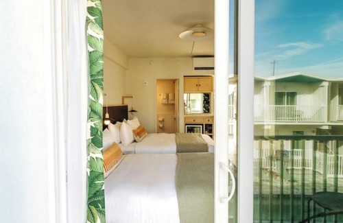 San Jacinto Hotel | Rooftop Lounge, Balcony & 2 Queens | Near Beach, Dining & Pier