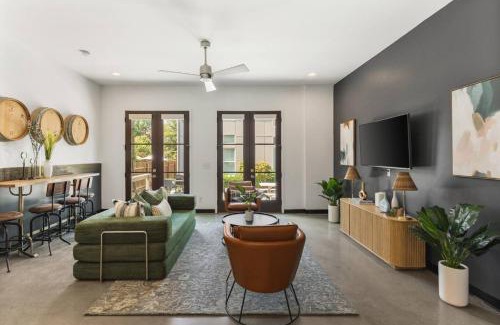 Hillsboro Village House | Rooftop Patio with Parking WALK to Belmont and 12 South