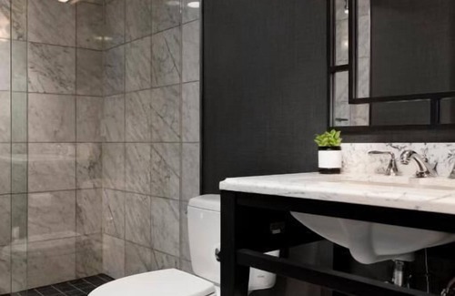 Logan Circle House | Rooftop Pool & Bar Onsite! Close to Capital One Arena and The National Mall!