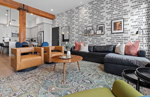 Arts/Warehouse District Hotel | Rooftop Pool | Full Kitch | Game Room | Valet Park | Sleeps 12 | Heated Pool | Gym