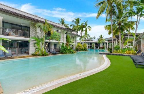 Port Douglas Apartment | Rooftop Tranquility at Stunning Temple Resort