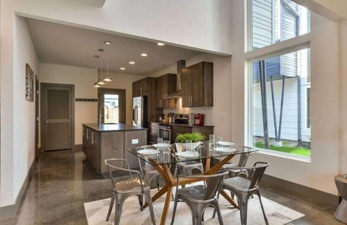 Chestnut Hill House | Rooftop Views & Hot Tub Near Downtown