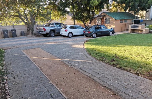 Greater Johannesburg Metropolitan Area House | Rooikrans Guest House