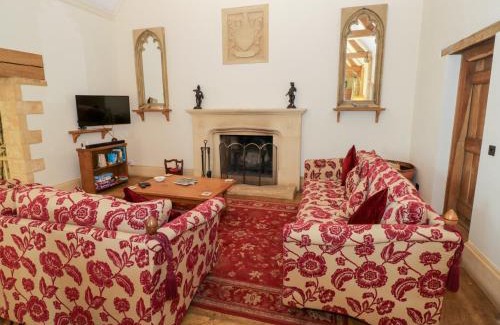 Broadway House | Rookery Hall