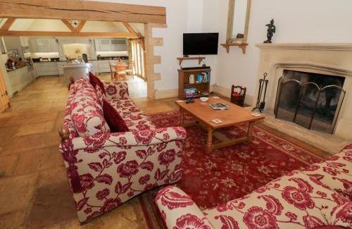Broadway House | Rookery Hall
