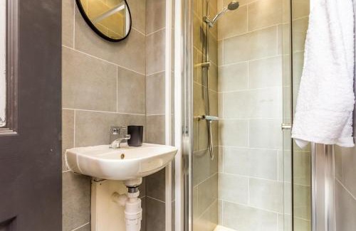 South Shields House | Room 04 - Sandhaven Rooms Triple