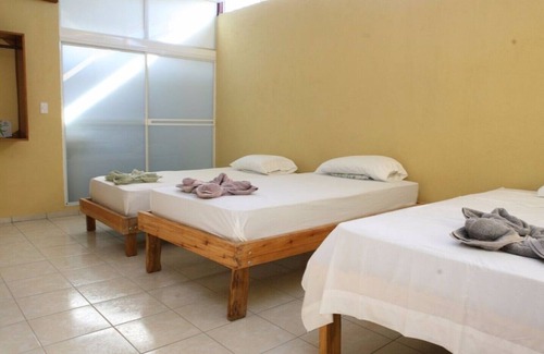 Managua Bed & Breakfast | ROOM 1-B - 4 SINGLE BEDS