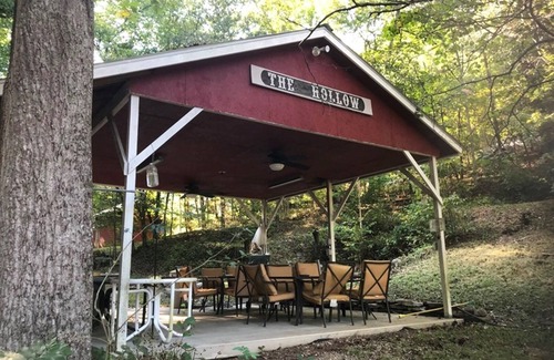 Jasper Cabin | Room 1- Historic Little Switzerland