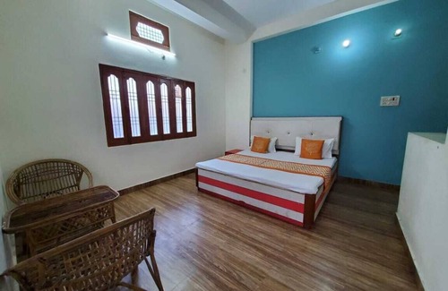 Varanasi Cabin | Room 1 - Near to River & Golden temple. Close to all visiting places is nearby