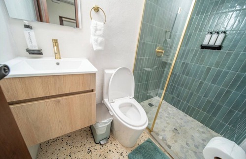 Santurce Hotel | Room 11: Balcony Bliss in Creative Santurce