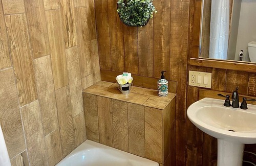 Susitna North House | Room 2 - King Suite in the Farmhouse