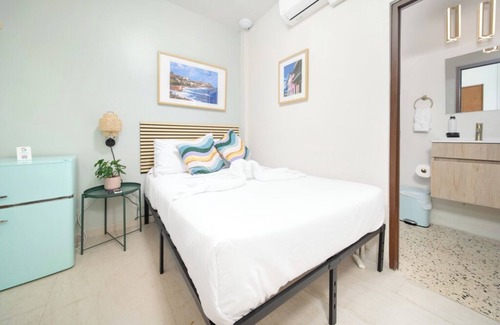 Santurce Hotel | Room 5: Relaxed City Haven in Santurce