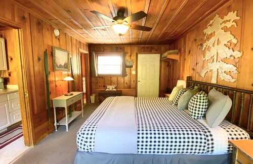 Downieville Cabin | Room 7 - King Kitchenette