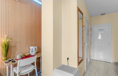 Torrevieja Apartment | Room '7A' with Wi-Fi and Air Conditioning