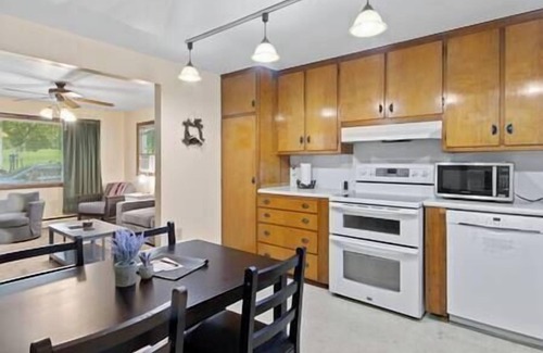 Montello Apartment | Room 8, 2 Bed Apartment