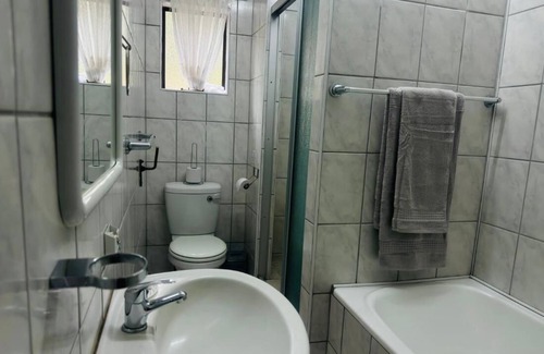 White River House | Room-busa House One Bedroom Unit