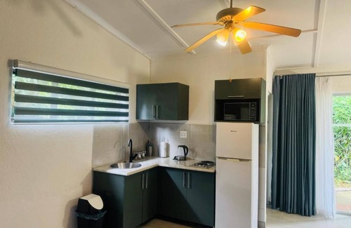 White River House | Room-busa House Self-catering Guest Hous