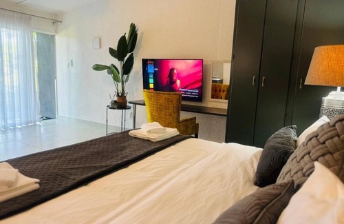 White River House | Room-busa House Self-catering Guest Hous