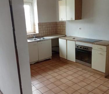 Mulhouse House | Room chambre Zimmer in einer Wohnung