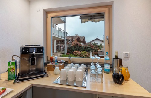 Bad Bellingen Apartment | Room 'Doppelzimmer 2 - Müller Thurgau' with Shared Terrace, Shared Garden and Wi-Fi