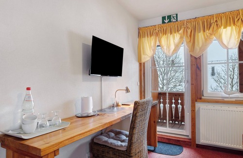 Sankt Georgen im Schwarzwald Apartment | Room 'Doppelzimmer Mit Balkon 24' with Shared Garden, Balcony and Wi-Fi