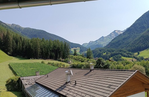 Valle Aurina Apartment | Room 'Ederhof 7' with Mountain View, Shared Terrace and Wi-Fi