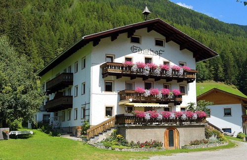 Valle Aurina Apartment | Room 'Ederhof 7' with Mountain View, Shared Terrace and Wi-Fi