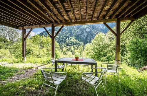 Saint-Jean-dʼAulps Apartment | Room 'Elisthur Chambre N°1' with Mountain View, Shared Terrace and Wi-Fi