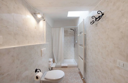 Giusvalla House | Room 'Estate' with Mountain View, Shared Terrace and Wi-Fi
