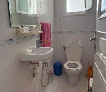 Ariana Bed & Breakfast | Room Flower Near Airport