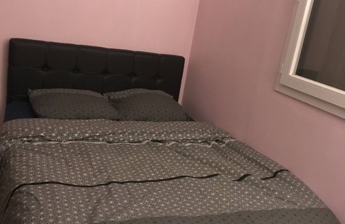 Aguado Bed & Breakfast | Room for rent in Evry