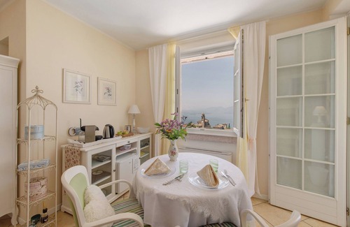 Albisano Apartment | Room 'Gemme Suite Bb' with Lake View, Balcony and Wi-Fi