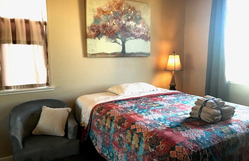 Gilroy House | Room in a nice neighborhood