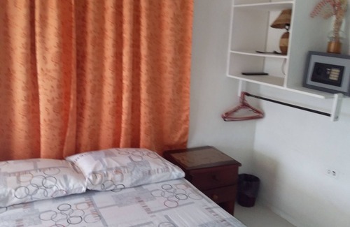 San Andres Hotel | Room in Apartment - Green Sea Villa Helen Inn Located at Kilometer 4 Circunvalar