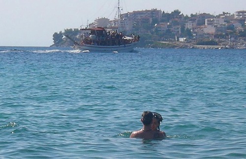 Neos Marmaras House | Room in BB - Welcome To Hotel petunia, In Neos-marmaras,xalkidiki ,greece, triple room 7
