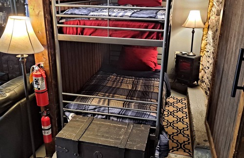 Harpers Ferry House | Room In Central Historic Downtown - 1820 Suite